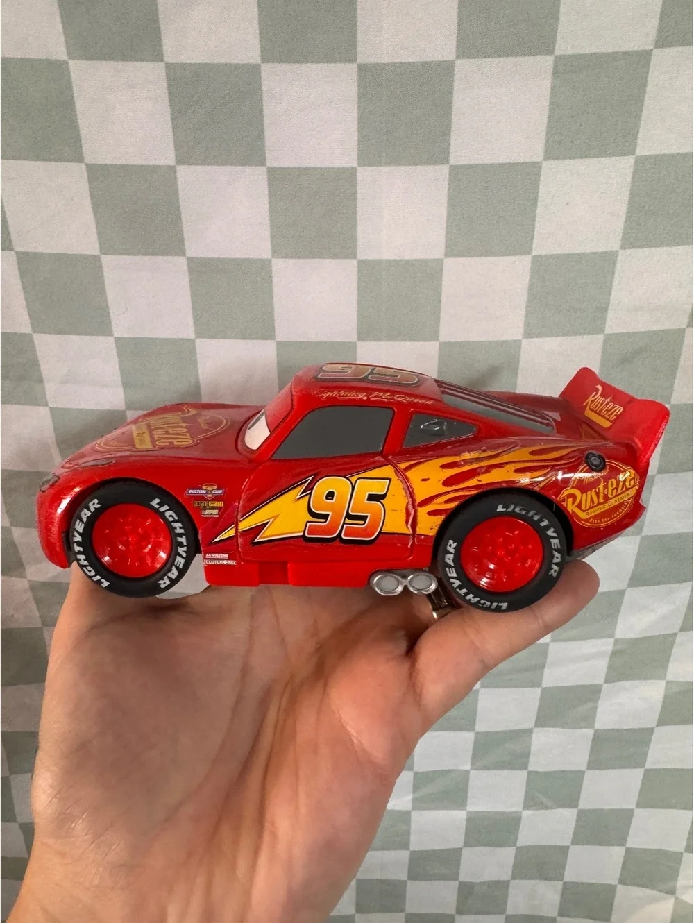 Disney Pixar Cars Lightning McQueen Toy Car